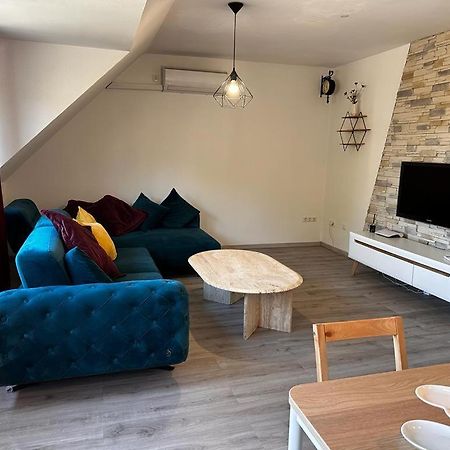 A&V Apartments Wunderschoene Rheinblick Wohnung Zum Entspannen Apt Ela Duisburg Dış mekan fotoğraf