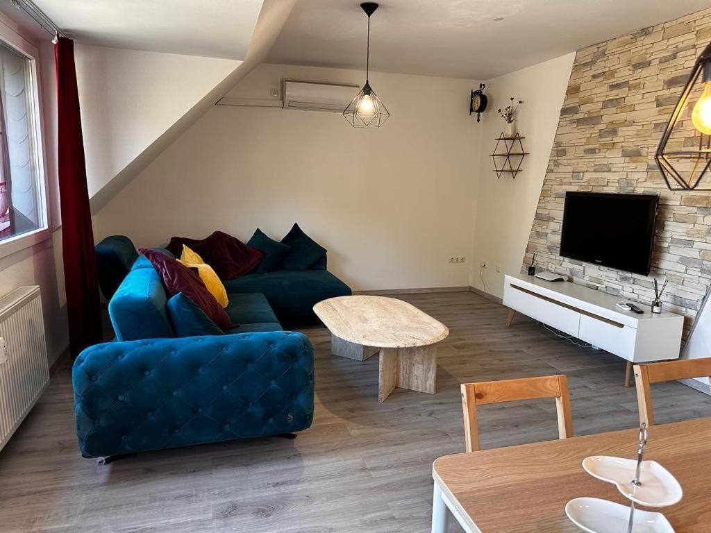 A&V Apartments Wunderschoene Rheinblick Wohnung Zum Entspannen Apt Ela Duisburg Dış mekan fotoğraf