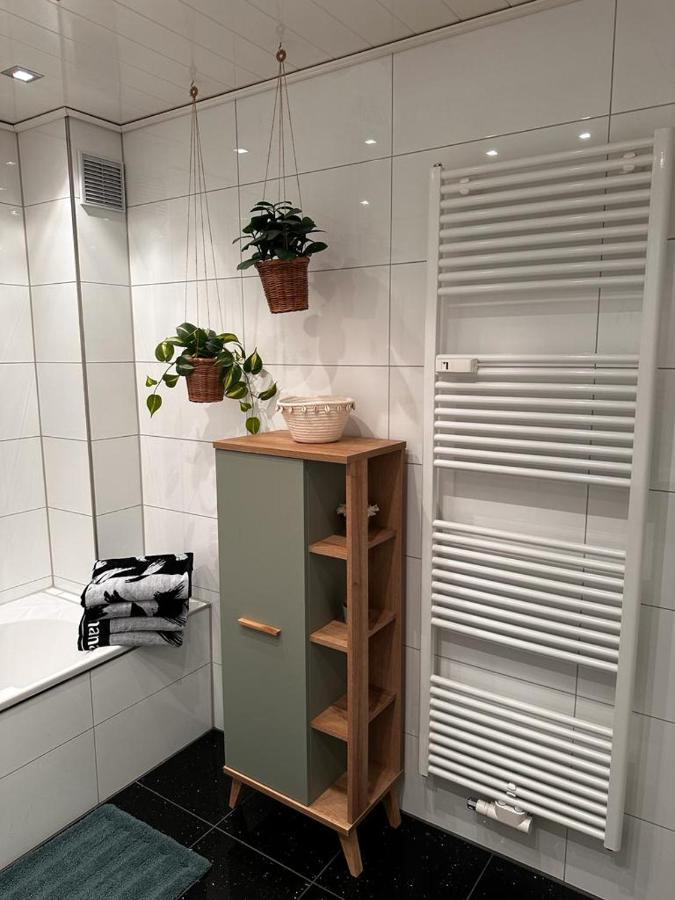 A&V Apartments Wunderschoene Rheinblick Wohnung Zum Entspannen Apt Ela Duisburg Dış mekan fotoğraf