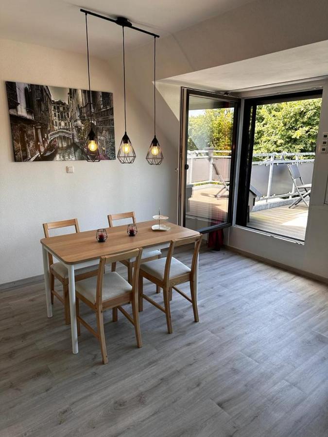 A&V Apartments Wunderschoene Rheinblick Wohnung Zum Entspannen Apt Ela Duisburg Dış mekan fotoğraf