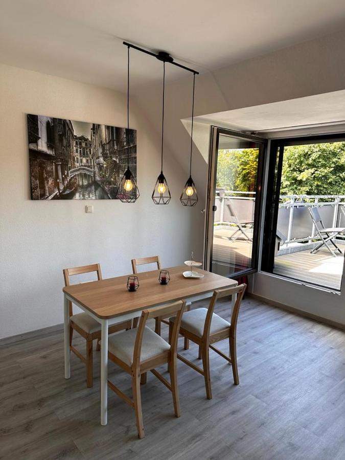 A&V Apartments Wunderschoene Rheinblick Wohnung Zum Entspannen Apt Ela Duisburg Dış mekan fotoğraf