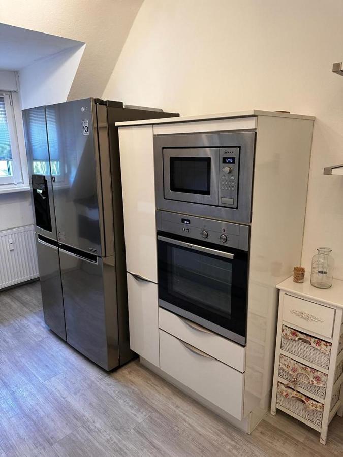 A&V Apartments Wunderschoene Rheinblick Wohnung Zum Entspannen Apt Ela Duisburg Dış mekan fotoğraf