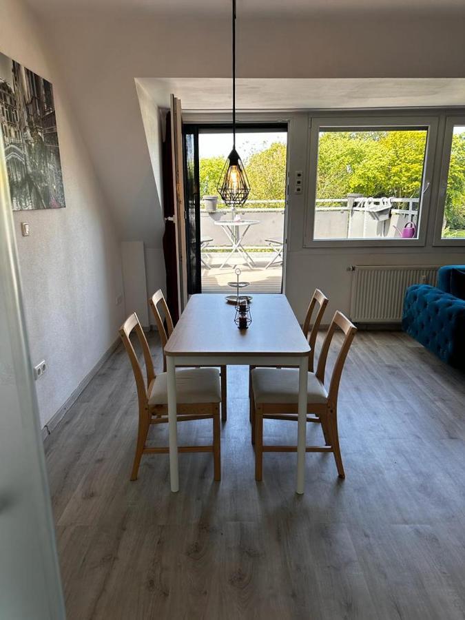 A&V Apartments Wunderschoene Rheinblick Wohnung Zum Entspannen Apt Ela Duisburg Dış mekan fotoğraf
